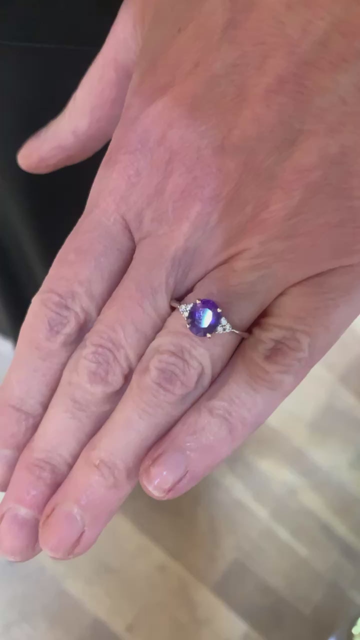 2.07 Carats Purple Sapphire Diamonds 18 Carat White Gold Ring