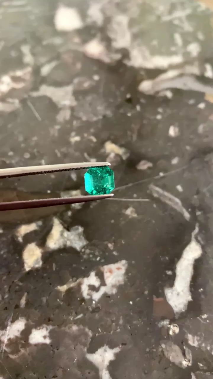 Certified 1.25 Carats Colombian Square Cut Emerald